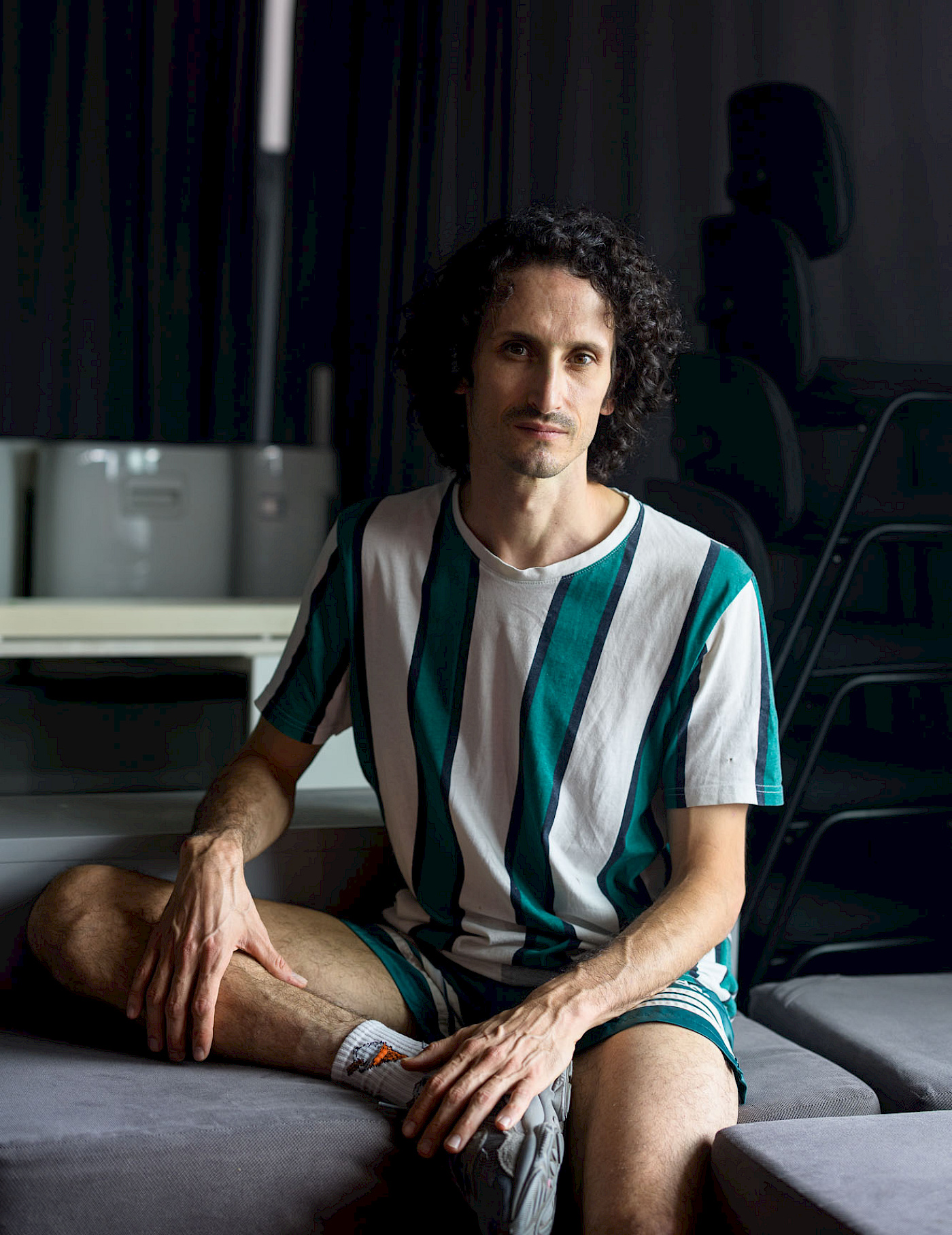 Portrait von Marcio Canabarro, sitzend in Sportkleidung