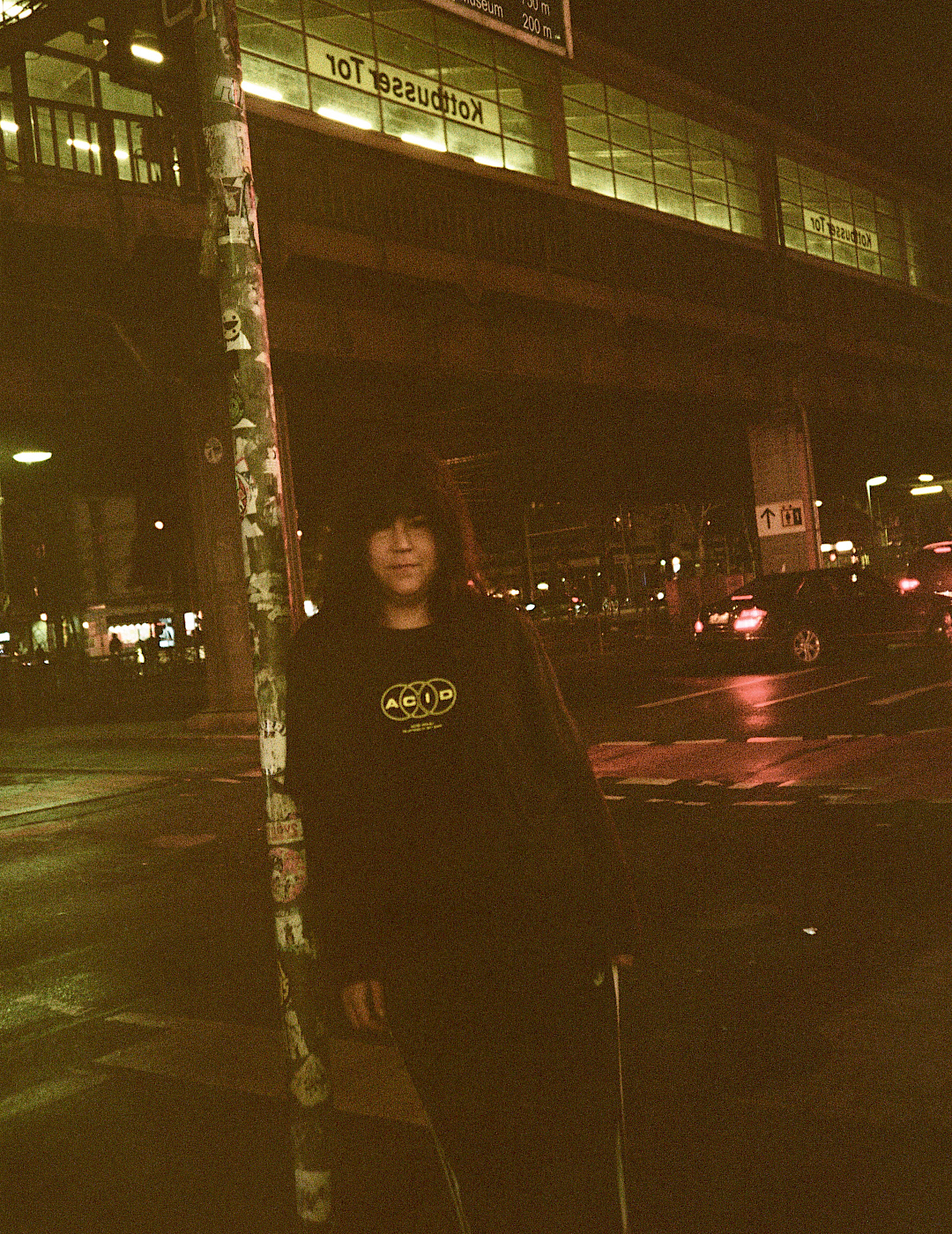 Shirin at night at Kottbusser Tor.